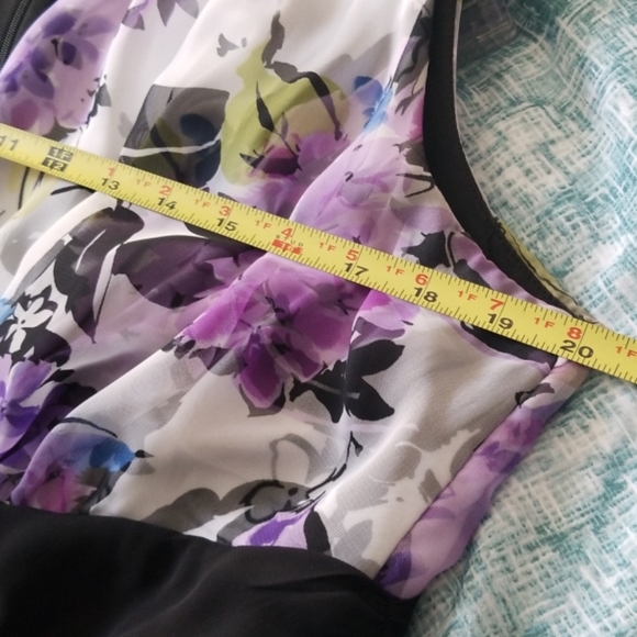 Dress - Picture 3 of 5